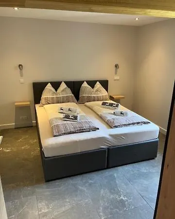 Haus Wolfsbach Apartamento *